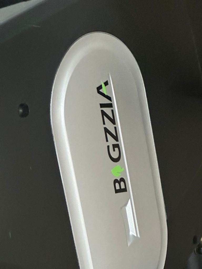 Bigzzia rowing machine good condition 