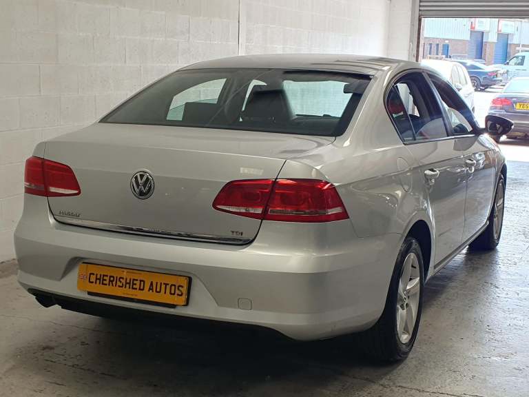 VOLKSWAGEN PASSAT 1.6 TDI BLUEMOTION * GEN 28,000 MILES * FSH* £35 TAX* AMAZING 