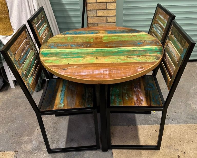 Urban Chic dining table and 4 chairs