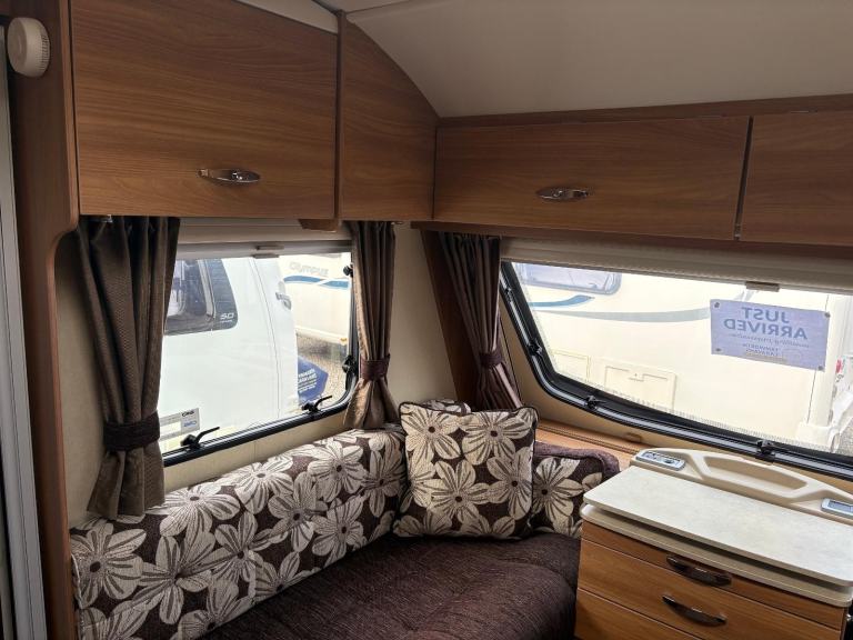 SPRITE MAJOR 4  - 4 BERTH CARAVAN, SIDE LOUNGE AREA ,END WASHROOM & MOTORMOVER
