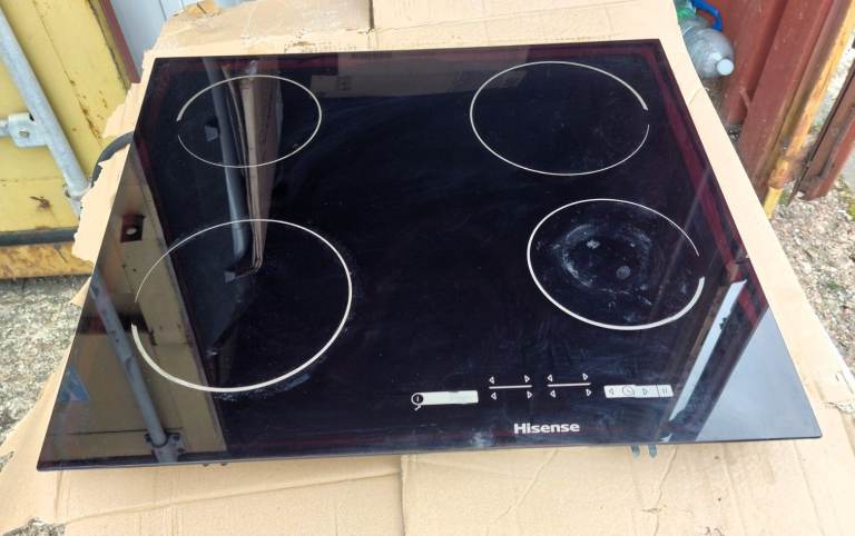 Hisense 60cm 4-Zone Touchscreen Electric Ceramic Hob