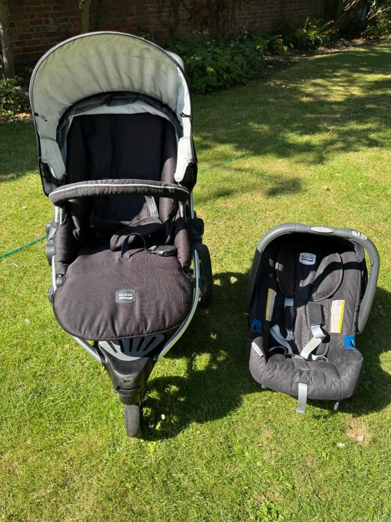 Britax B-Smart 3-wheeled Pram and Car Seat
