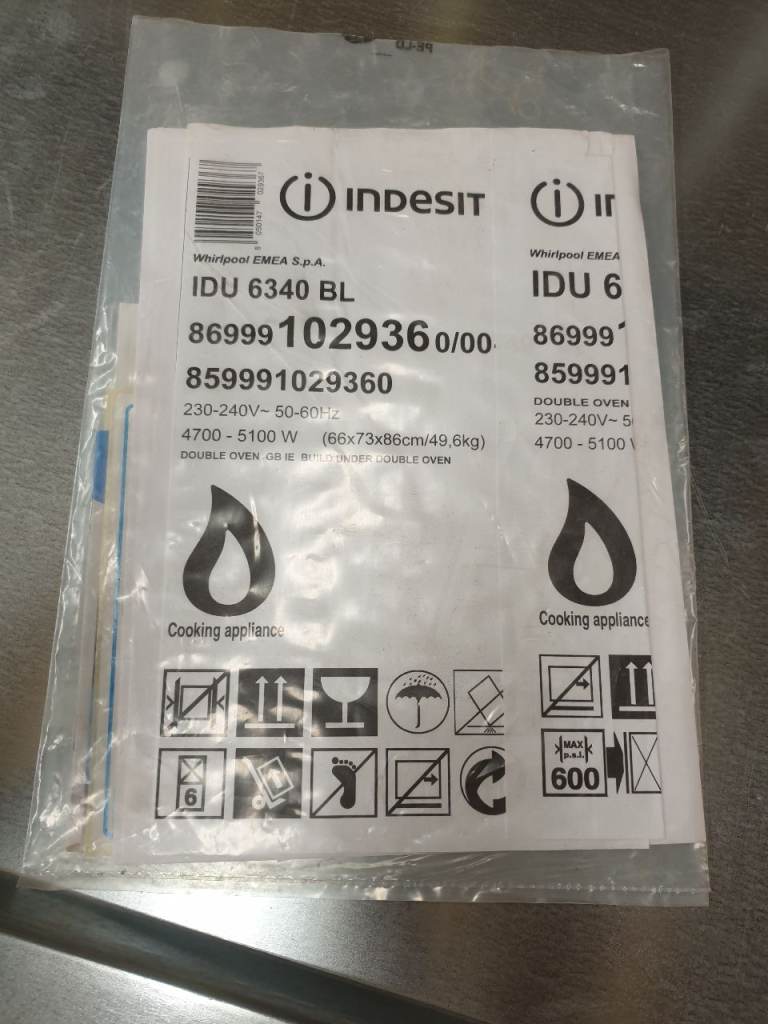 Indesit IDU6340 BL built in double oven.