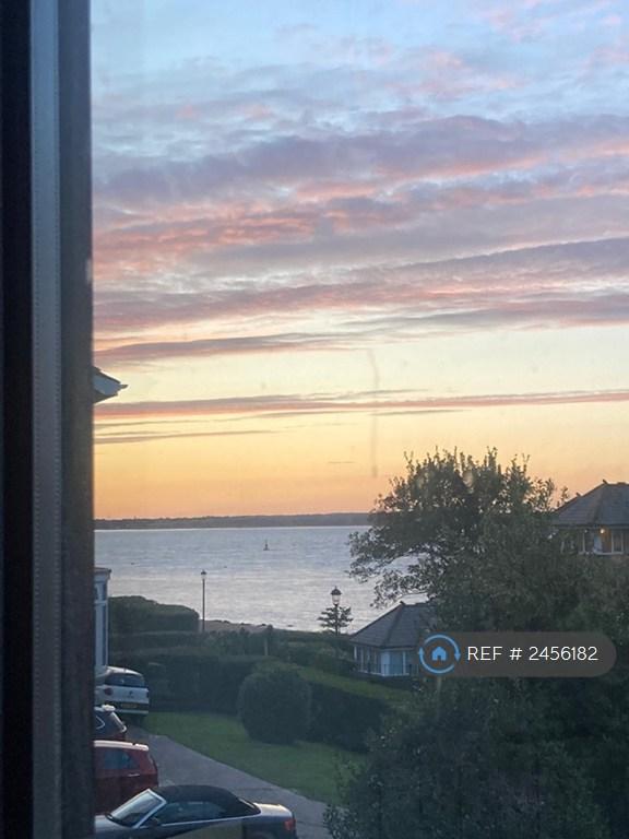 2 bedroom flat in Sharon Court, Cowes, PO31 (2 bed) (#2456182)