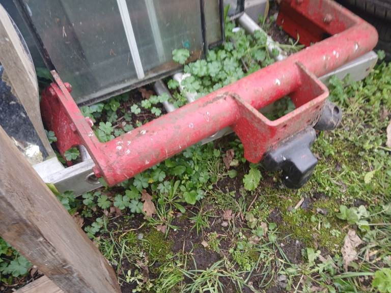 Tow bar for transit van