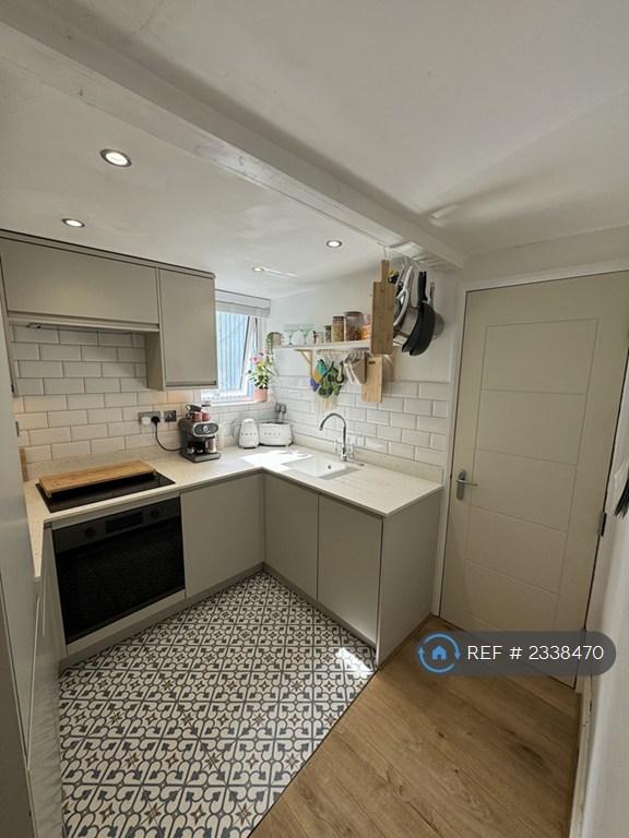1 bedroom flat in Hillside, Bristol, BS8 (1 bed) (#2338470)