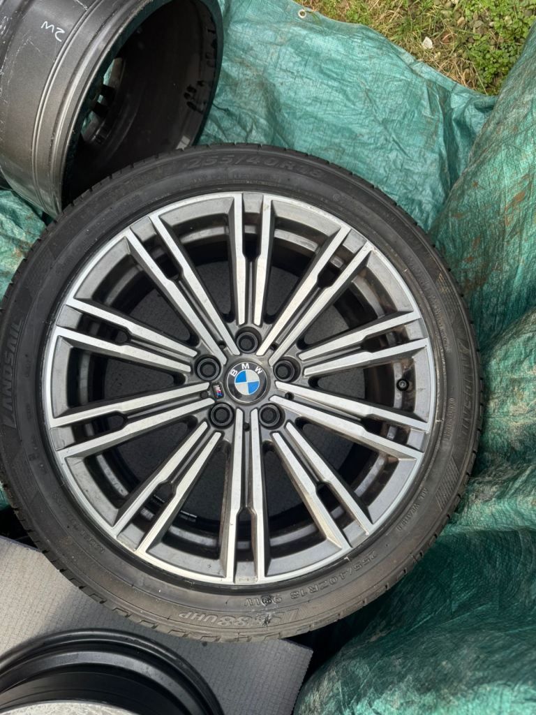 BMW alloys and tyres 