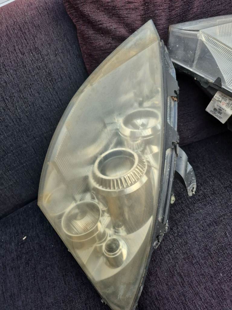 Ford focus mk 1 headlights