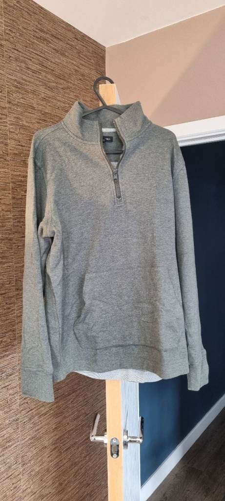 Banana Republic Quarter-Zip Sweatshirt / Jumper – Size M