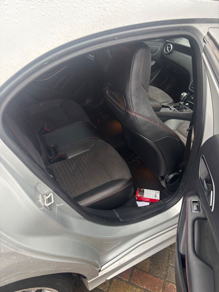 Mercedes-Benz, A CLASS, Hatchback, 2015, Manual, 2143 (cc), 5 doors