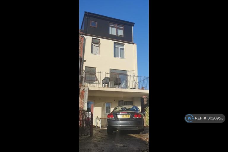 1 bedroom in Circular Road, Manchester, M25 (#3020953)