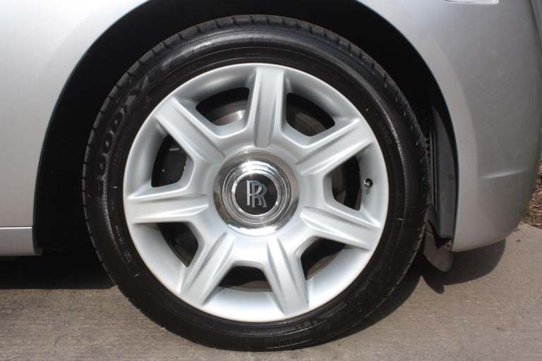 ROLLS-ROYCE GHOST 6.6 V12 2012