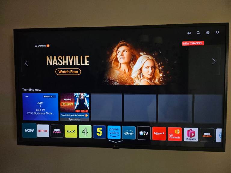 LG 43 inch 4K smart TV + remote