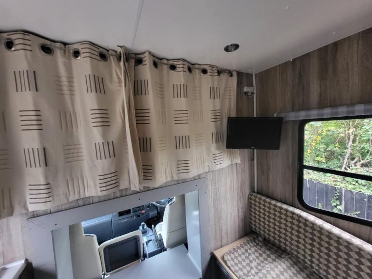 Isuzu NPR Horsebox Horse Box 2009 