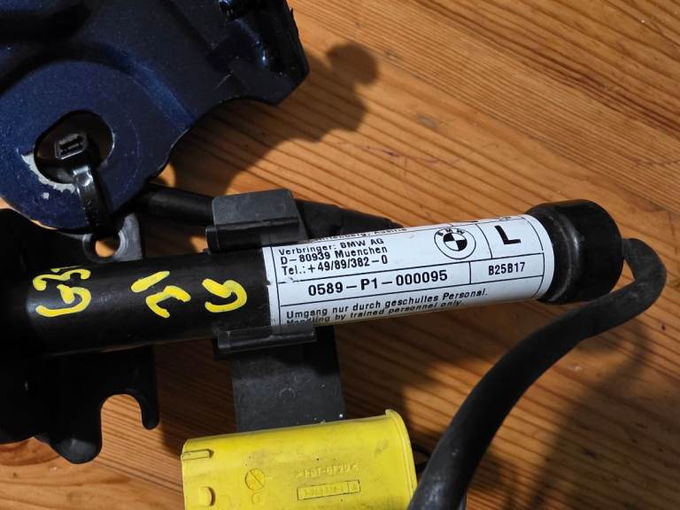 BMW 5 SERIES G30 G31 Left Passenger Side BONNET HINGE & ACTUATOR Breaking Part 