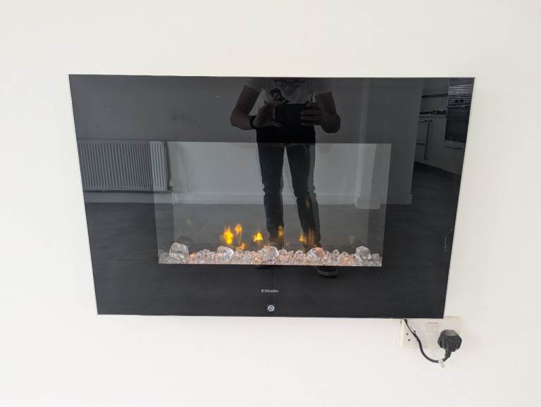 Dimplex Modern Wall Mounted Electric Fireplace – Black, Good Condition