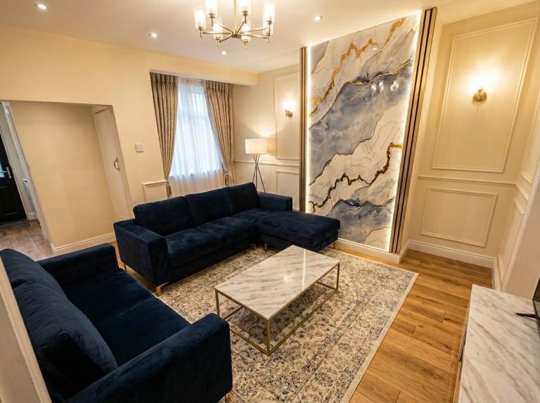 🔑 Open Door to Birmingham: Shared Rooms, Free Wi-Fi, Friendly.
