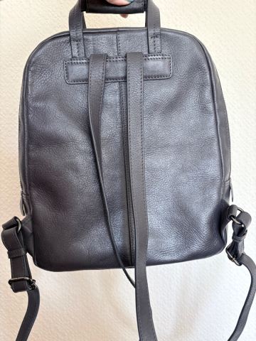 Radley London Grey Leather Backpack – Good condition | in  display picture 2