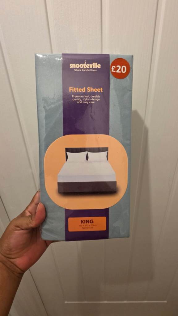 New Mootseville King Size Fitted Sheet - Blue
