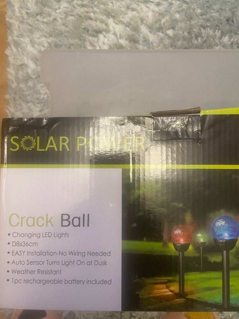 NEW 2 pieces Solar changing LED Garden Lights 