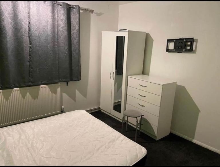 Double bedroom for rent 
