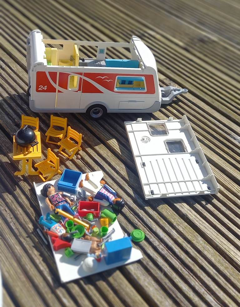 Playmobil caravan