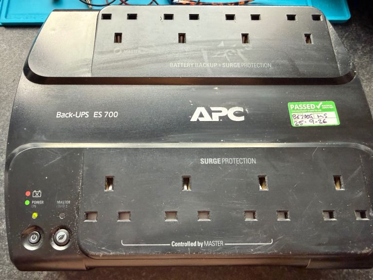APC Back-UPS ES 700 Battery Backup & Surge Protector