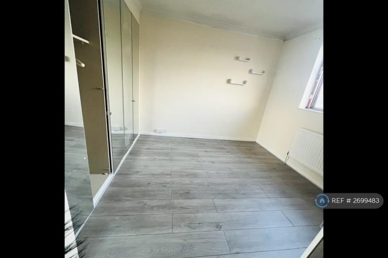 3 bedroom house in Seaforth Avenue, Southend-On-Sea, SS2 (3 bed) (#2699483)