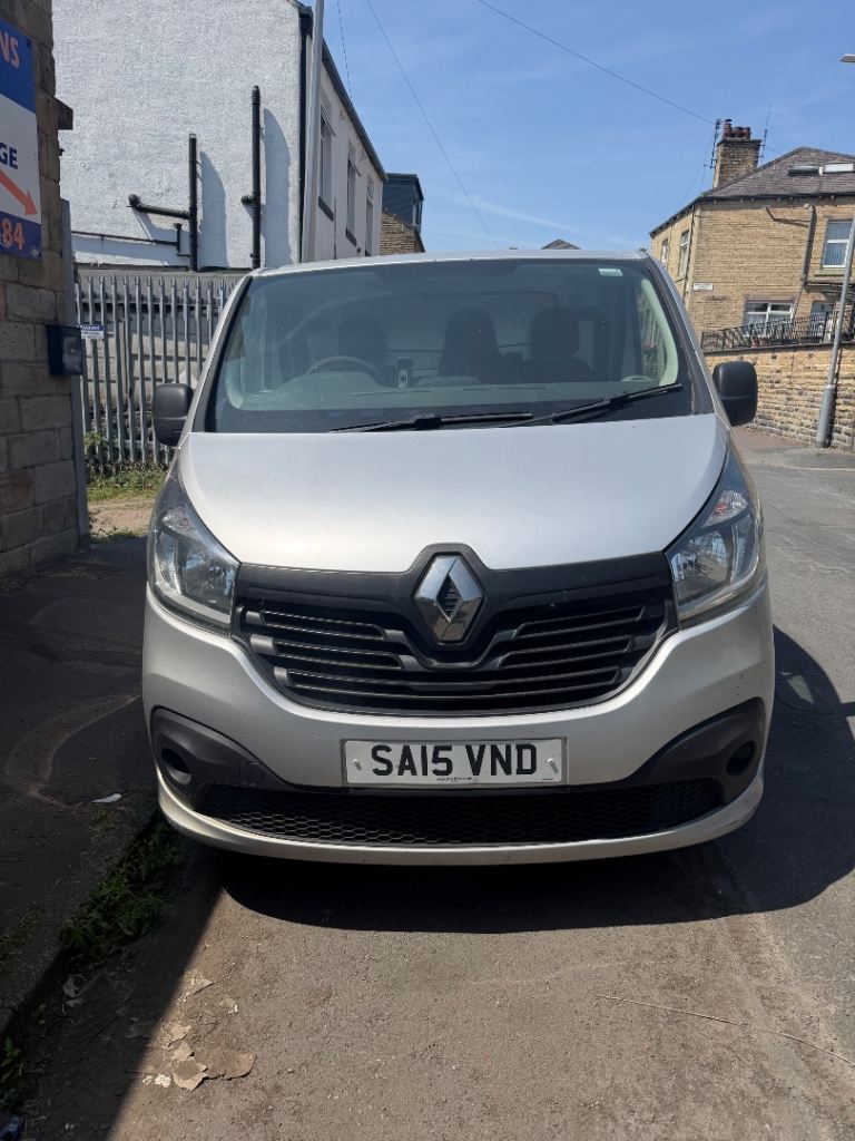 PLEASE READ FULL ADD SPARES & REPAIRS   RENAULT TRAFFIC SL27 BUISNESS SWB 1.6 DCI NO MOT 152K MILES 