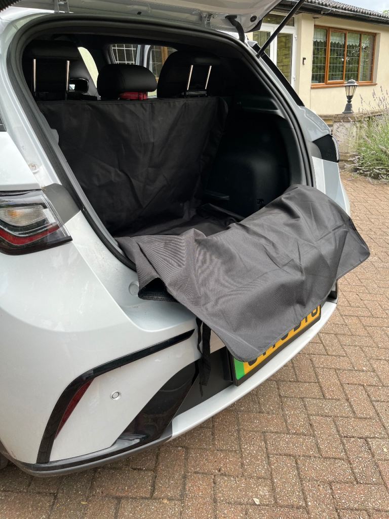 Car boot and tailgate liner