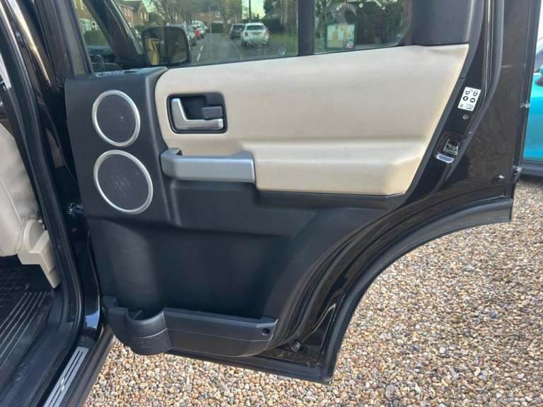  Land Rover Discovery 3 2.7 TD V6 HSE Station Wagon 5dr Diesel