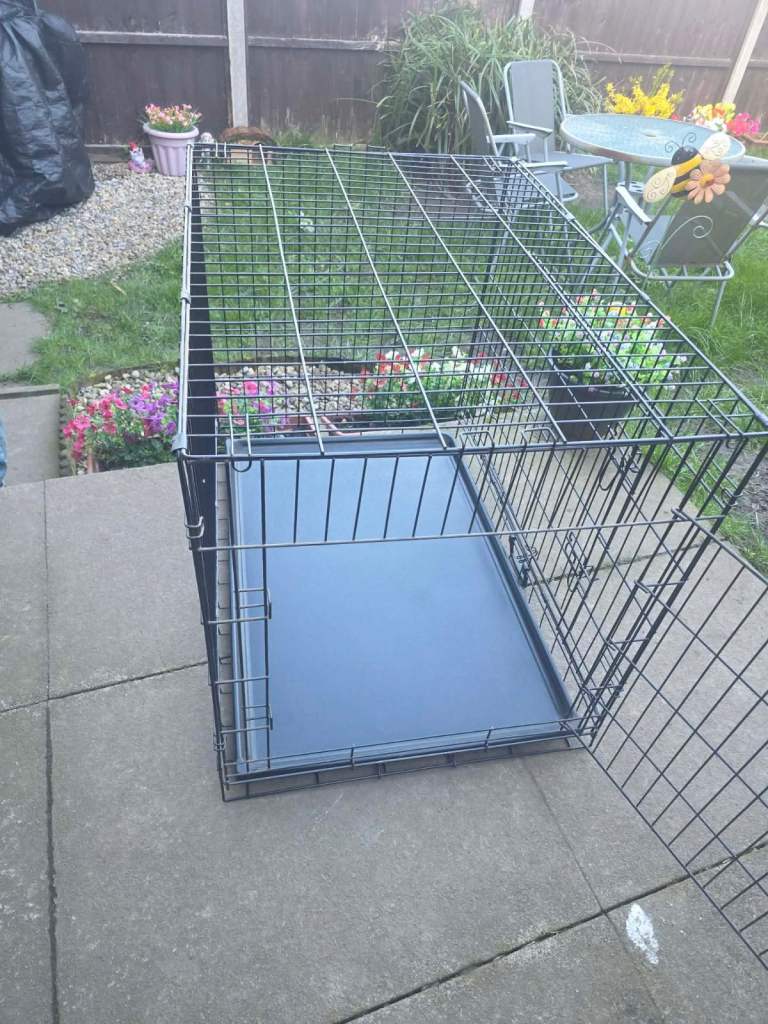 Dog crate/cage 