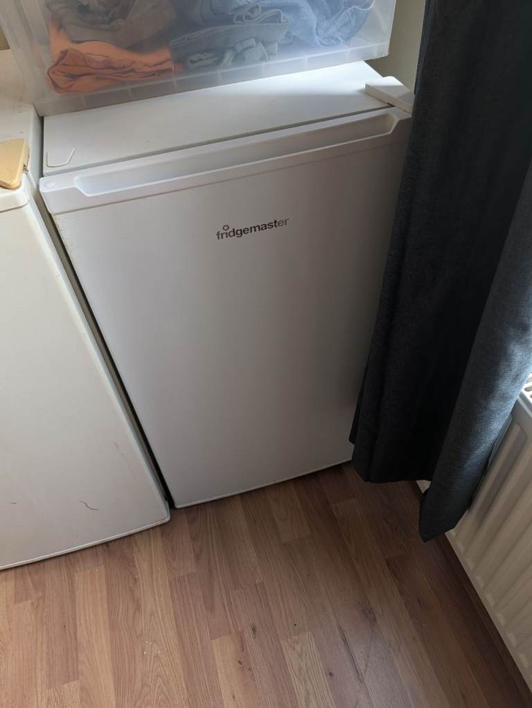 Fridgemaster Under Counter Fridge Freezer - free to collect 
