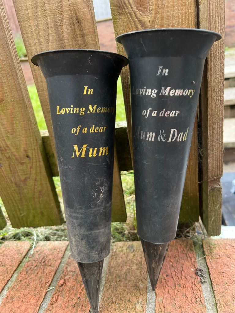 Pair of Memorial Flower Vases - Mum & Mum & Dad