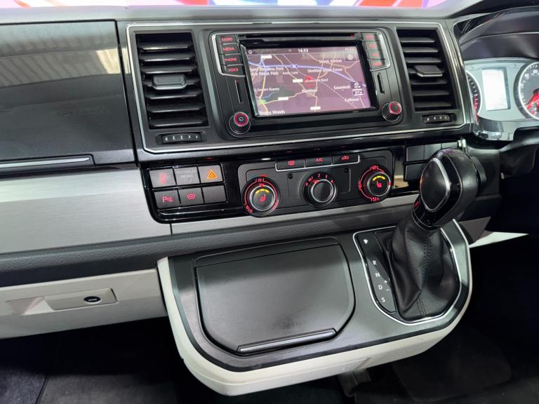 2017 Volkswagen Transporter 2.0 TDI BMT 204 Highline Kombi / Camper Van DSG Crew Van Diesel Autom...