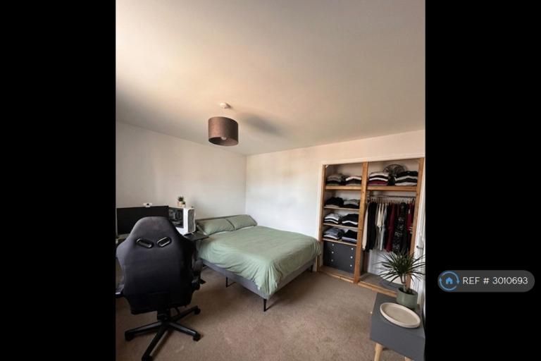 1 bedroom in Batsman Drive, Rushden, NN10 (#3010693)