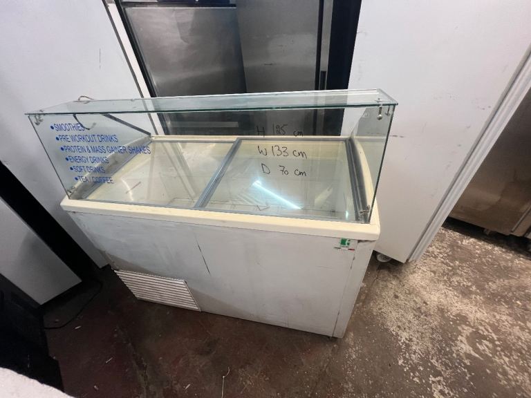 Ice cream display freezer for restaurant cafe shop 