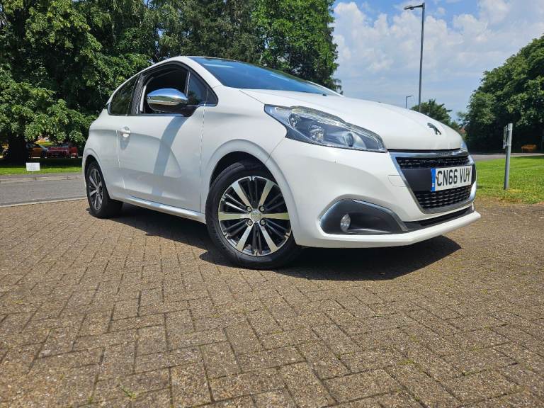 Peugeot, 208, Hatchback, 2016, Manual, 1199 (cc), 3 doors