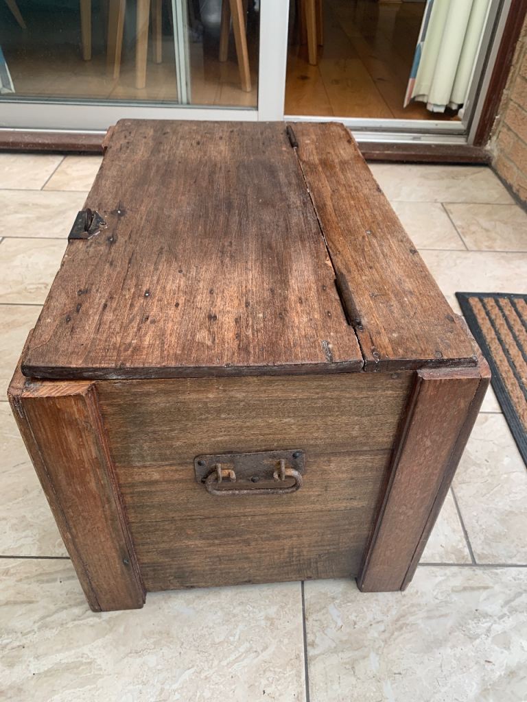 Chest wooden vintage storage/ coffee table 