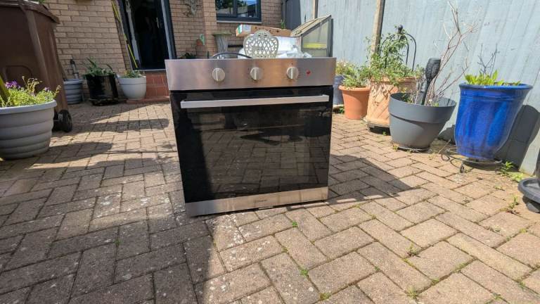 Indesit built in electric oven 