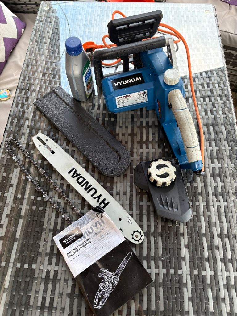 Hyundai Electric Chainsaw