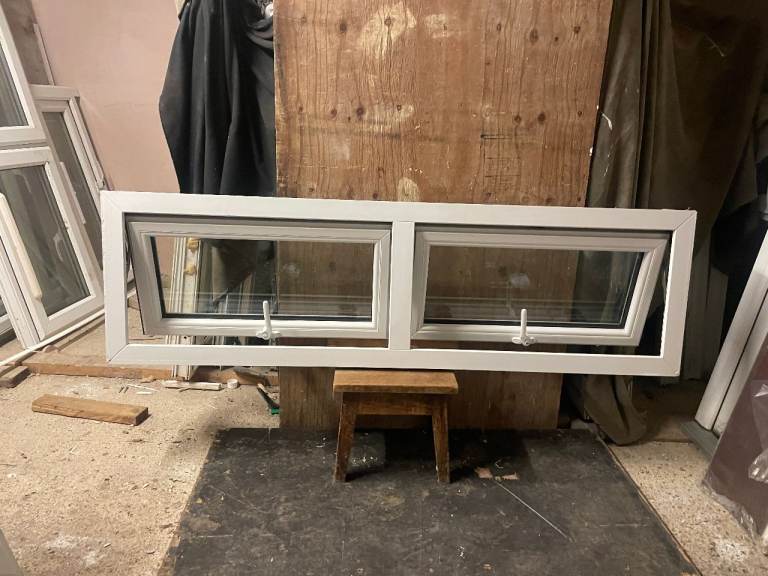H 46.5 x W 159 cm - UPVC DOUBLE GLAZED WINDOW - CLEAR GLASS - GOOD CONDITION (REF: LJ189)
