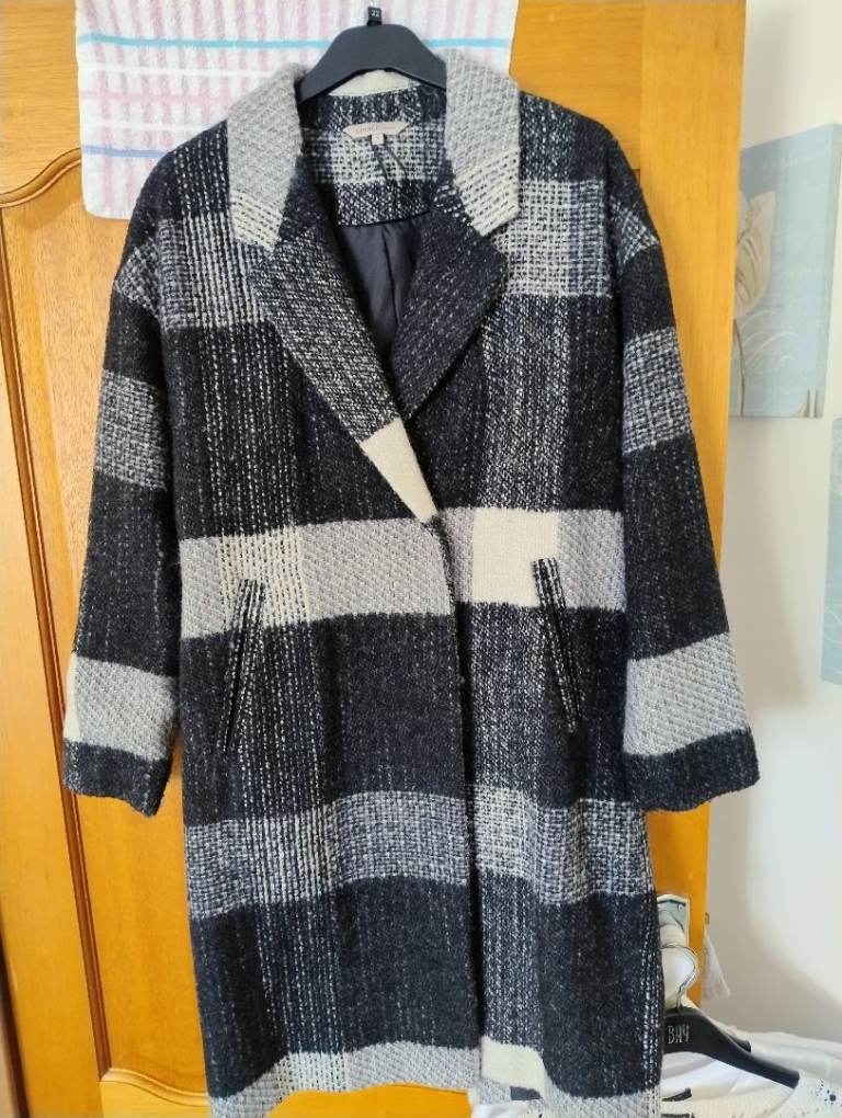 Chunky Check Winter Coat – Grey, Excellent Condition M&S Limited Edition