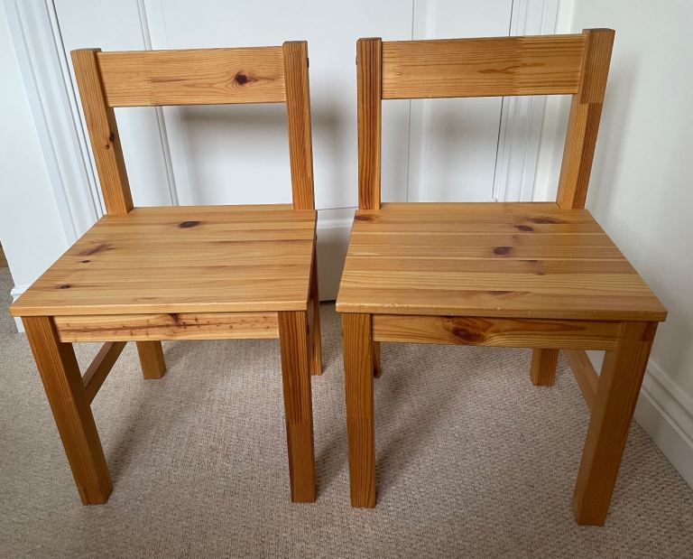 Kids Table and Chairs