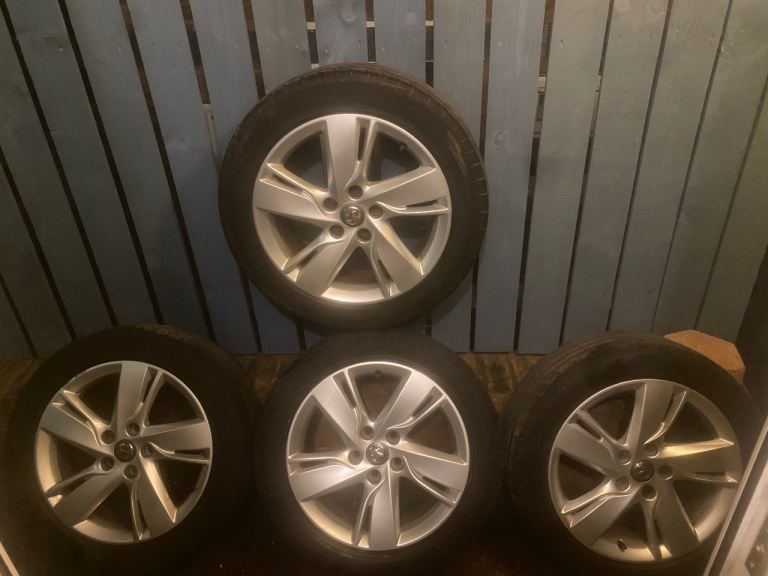 Vauxhall Astra J 1.6 2012-2015 GTC Alloy Wheels With Good Condition Tyres.