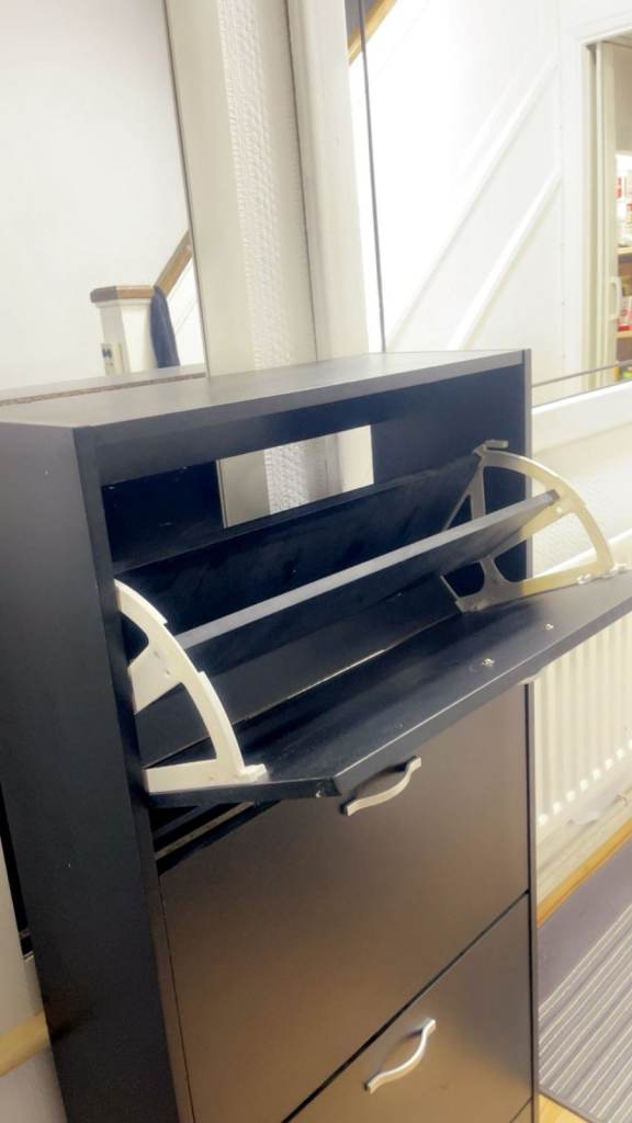 Black shoe cabinet in excellent condition