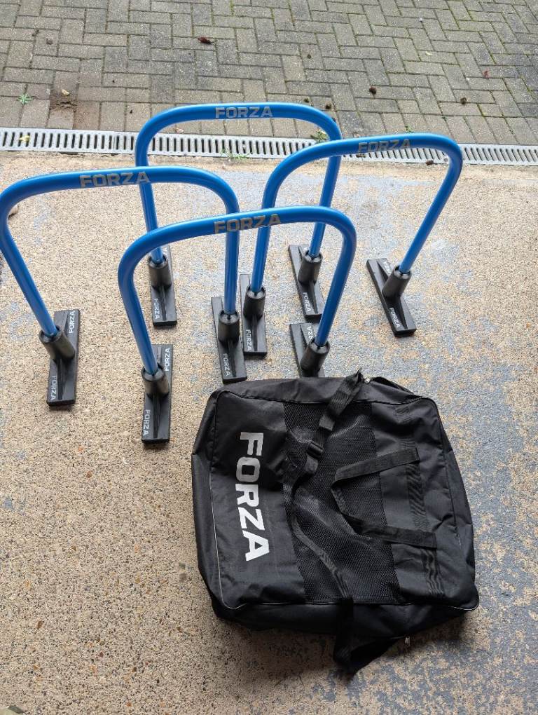 4 blue Forza training arches with bases and bag