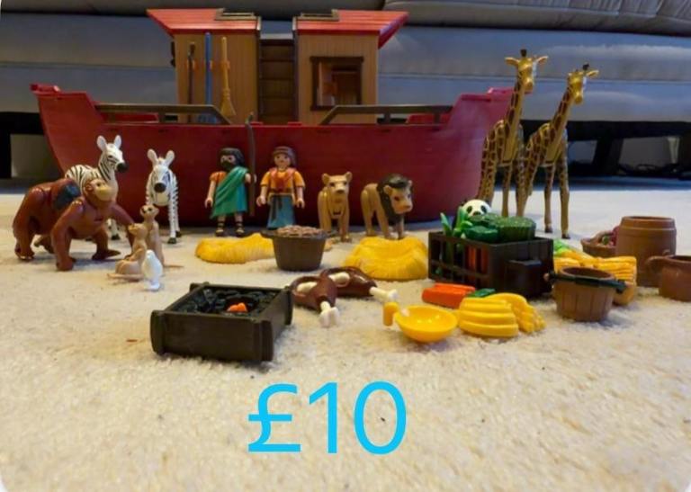 Noah's Ark Set with Figures and Animals