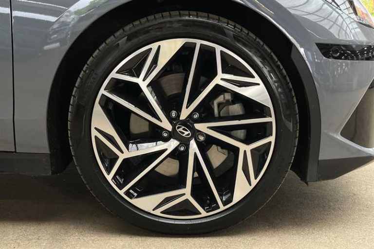 2024 Hyundai IONIQ 6 77.4kWh Premium Saloon 4dr Electric Auto (228 ps) Saloon Electric Automatic