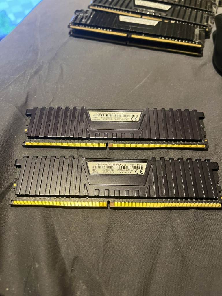 Corsair vengeance 16gb cl3000 (cmk16gx4m2b3000c15) 2x8gb DDR4 RAM Dual-Channel